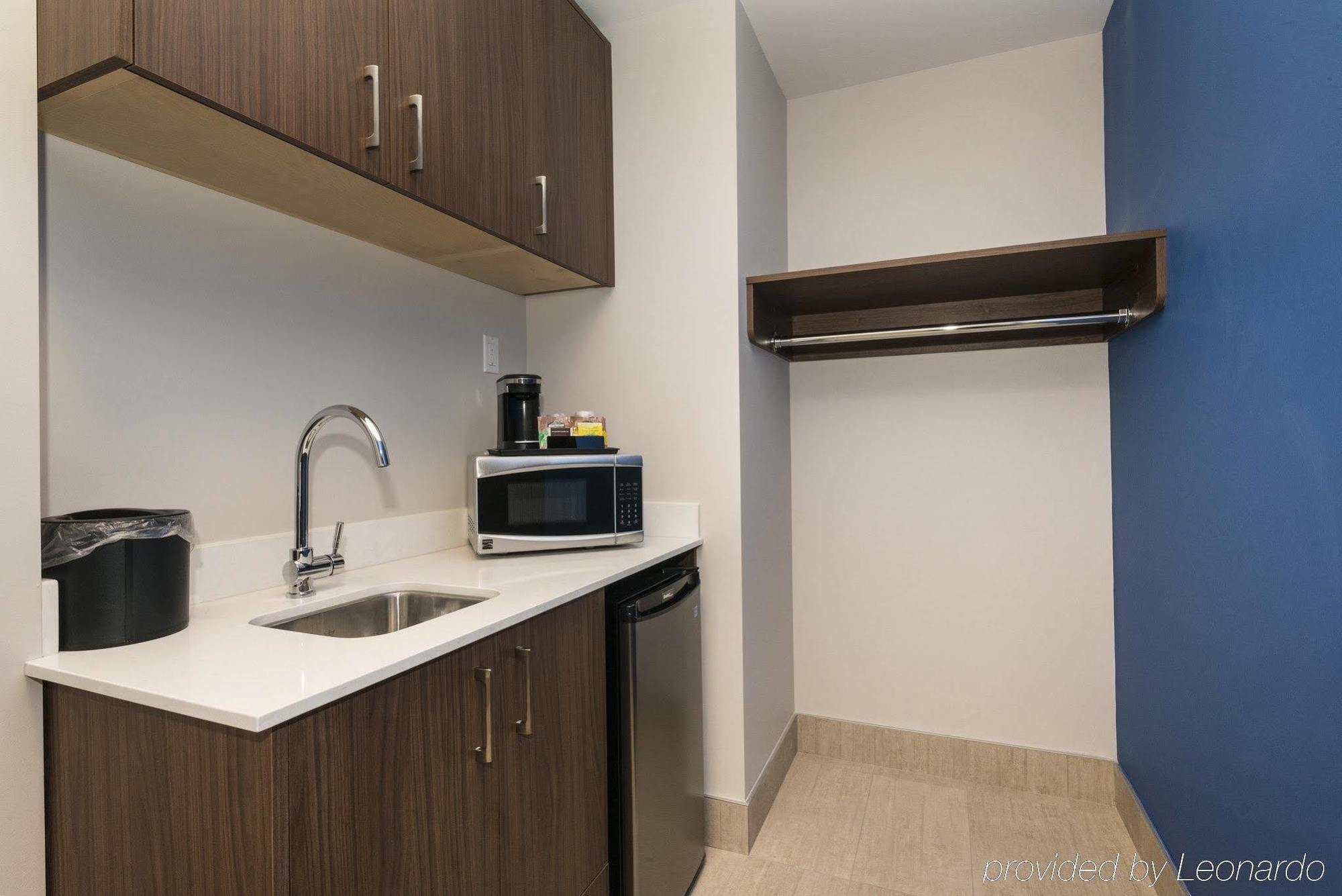 Holiday Inn Express & Suites Victoria-Colwood By Ihg Langford Ngoại thất bức ảnh